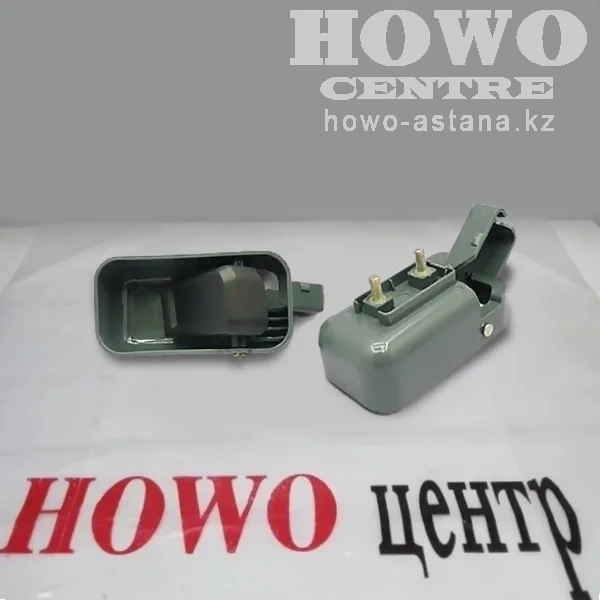 Ручка двери кабины внутренняя правая DZ14251340026