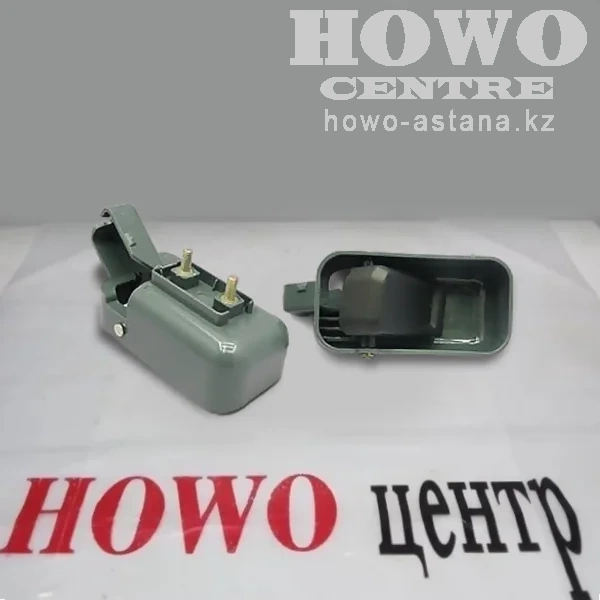 Ручка двери кабины внутренняя левая DZ14251340016