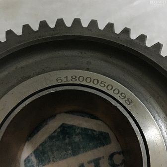 Шестерня средняя газораспределительного механизма 61800050098..